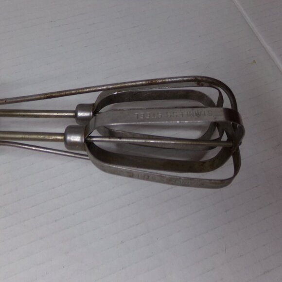 Vintage Besto Hand Held Manual Egg Beater Mixer Whisk - Picture 10 of 10